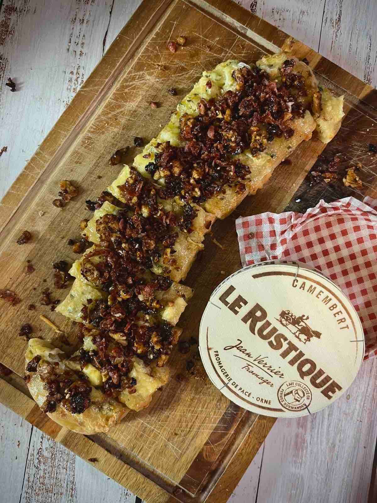 Ciabatta camembert met hot bacon