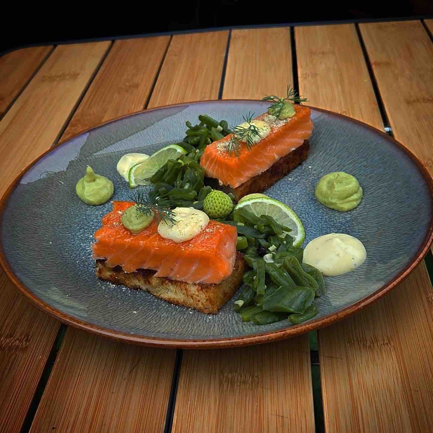 Zalm van de rookplank met Licor 43-glaze
