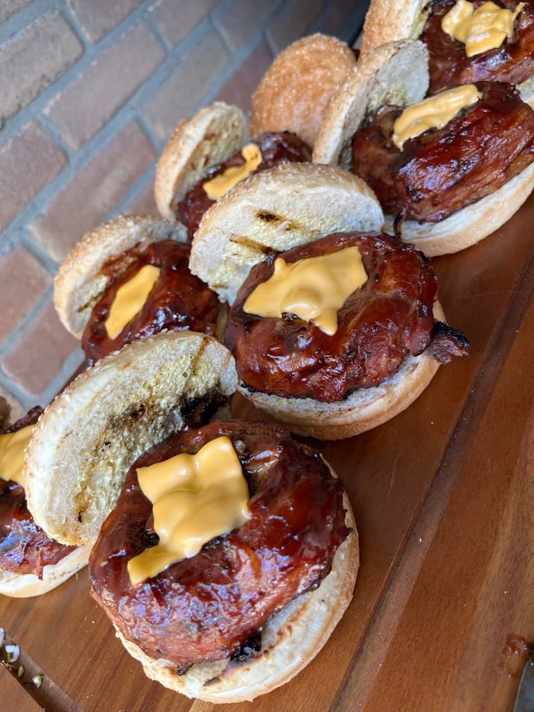 Beercan moink burgers